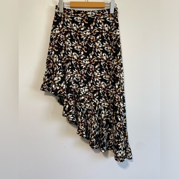 Guess Women's Romily  Asymmetrical Floral Skirt Size XS - Picture 3 of 8